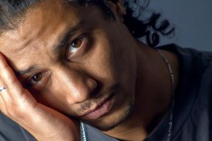 Solitude affective, pression sociale : Le célibat est-il plus difficile à vivre pour un homme ?